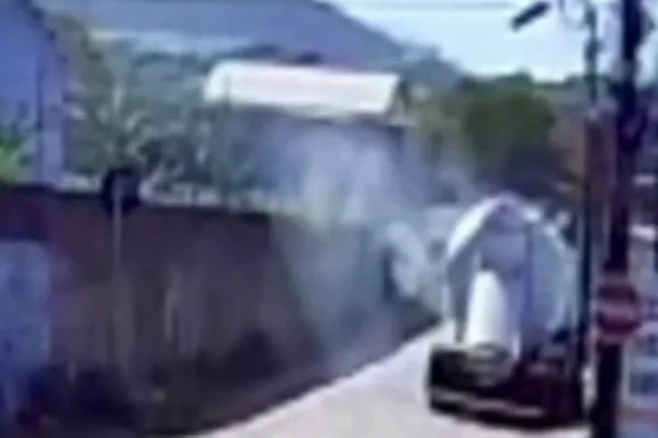 Caminhão betoneira explode em Fortaleza